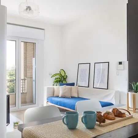 Emerald Wave - House On The With Pool